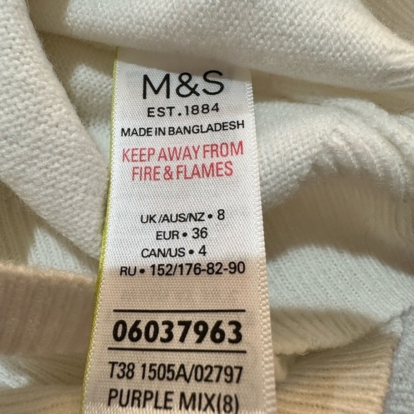 Marks & Spencer Turtleneck Jersey Size 4 US - Picture 5 of 7